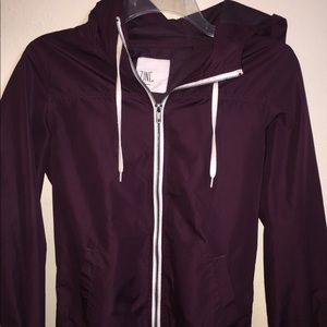 Zumiez maroon lightweight windbreaker